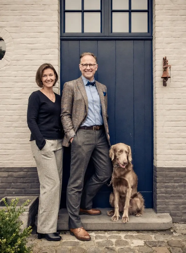 Zaakvoerders Wolff Real Estate voor de blauwe deur